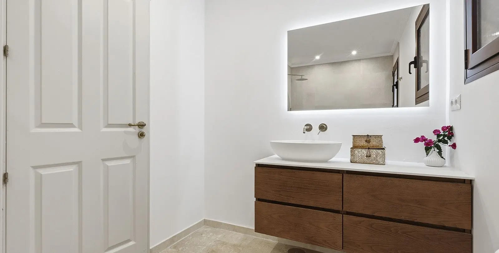 Venta de apartamento en planta baja en Estepona 45