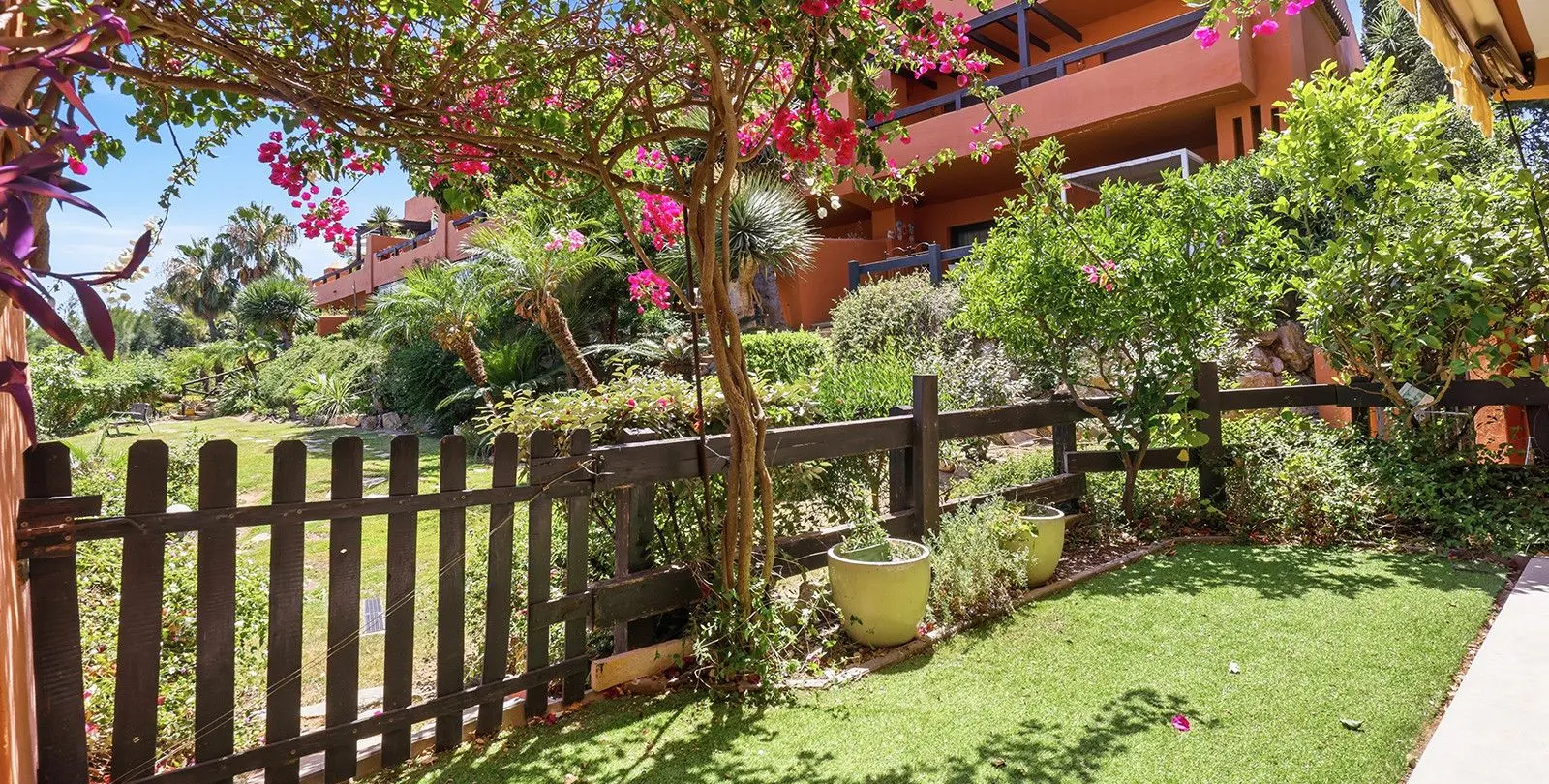 Venta de apartamento en planta baja en Estepona 50