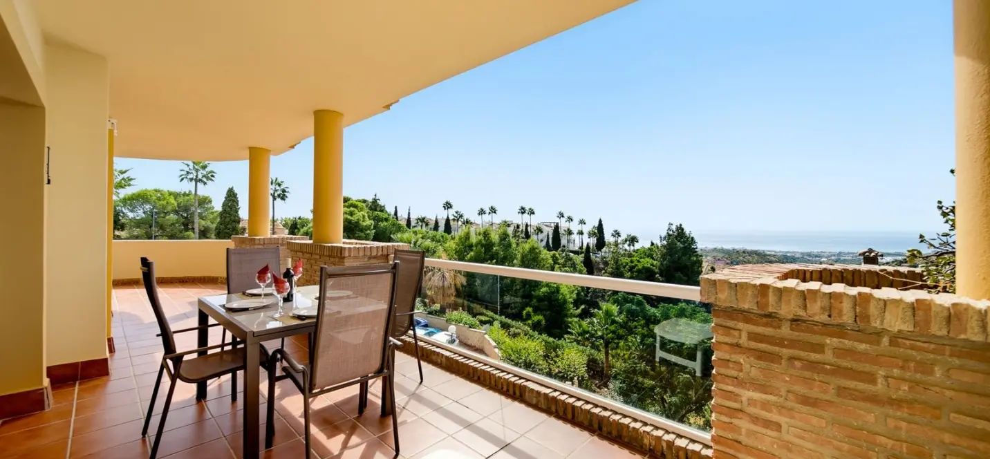 Venta de apartamento en planta baja en Calahonda 1