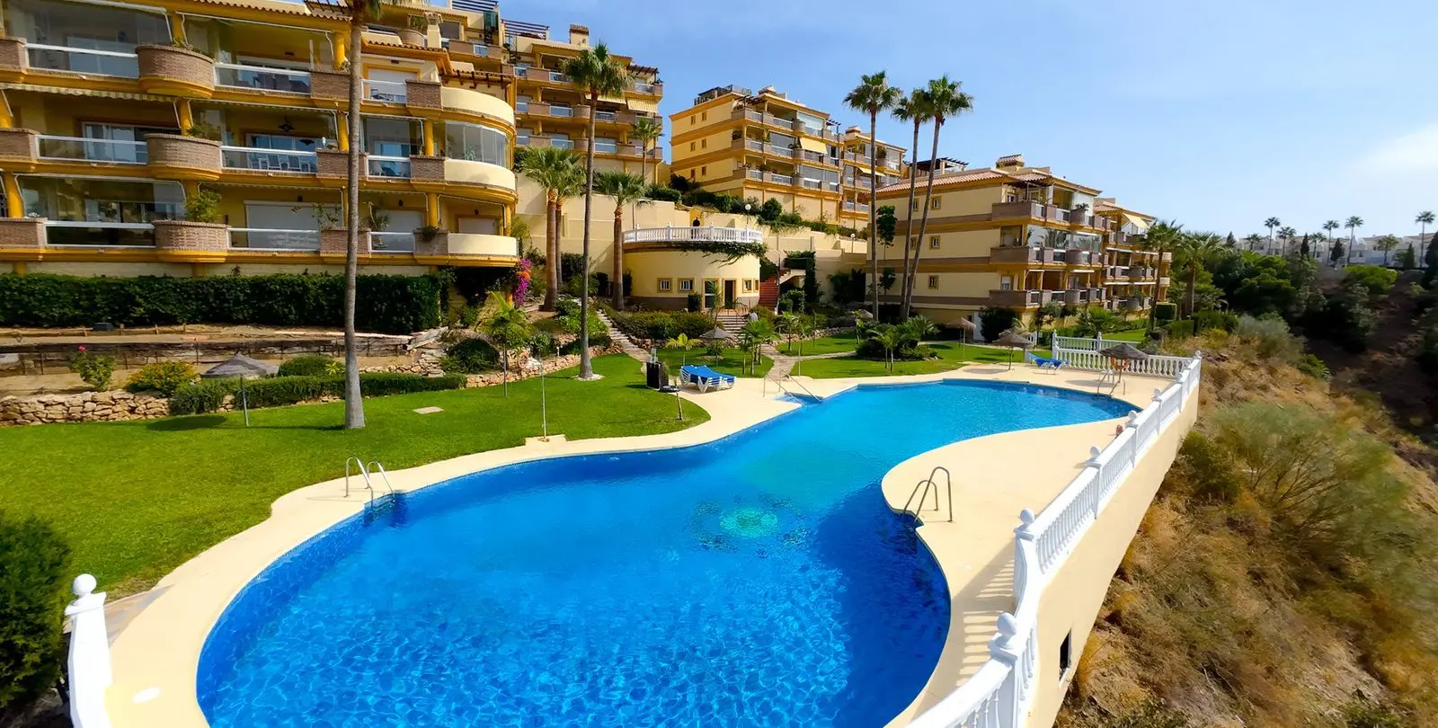 Venta de apartamento en planta baja en Calahonda 6