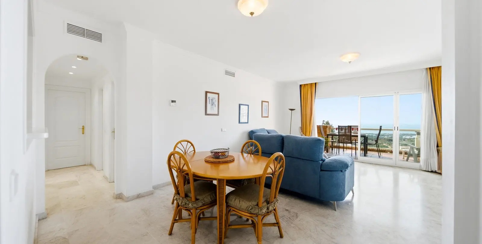 Venta de apartamento en planta baja en Calahonda 12