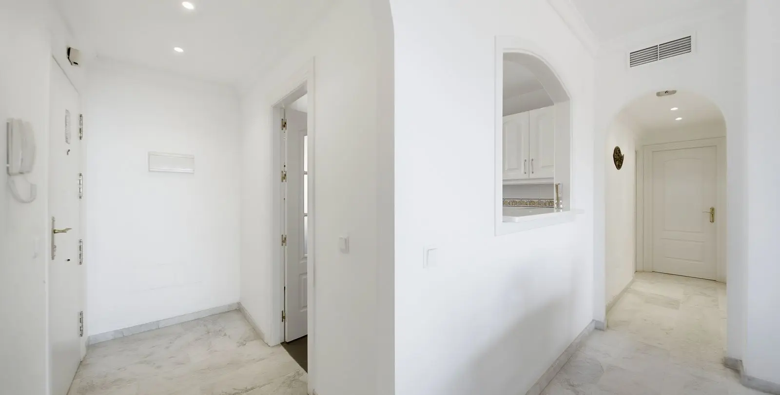 Venta de apartamento en planta baja en Calahonda 15