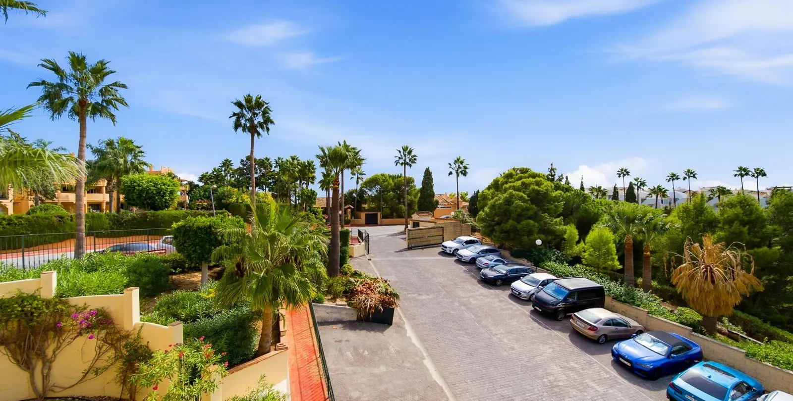 Venta de apartamento en planta baja en Calahonda 27