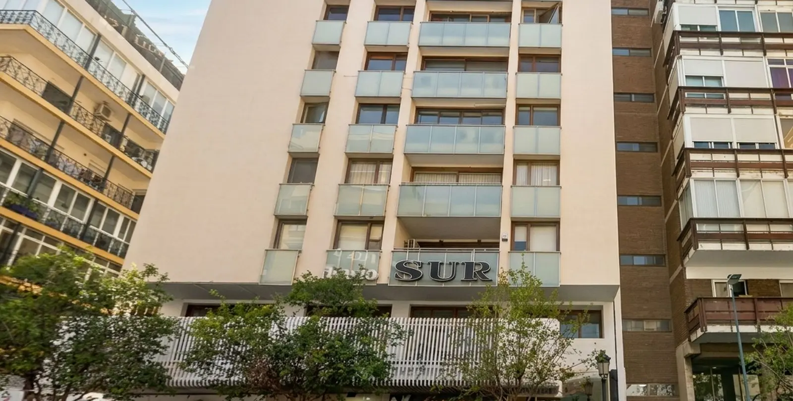 Venta de apartamento en planta media en Marbella 1