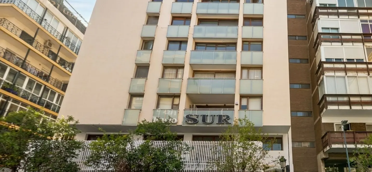 Venta de apartamento en planta media en Marbella 0