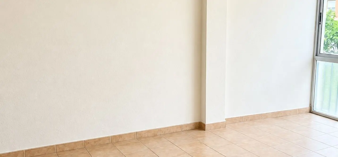 Venta de apartamento en planta media en Marbella 2