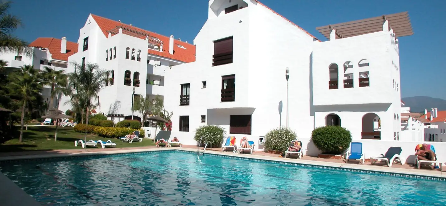 Venta de apartamento en planta media en Nueva Andalucía 0
