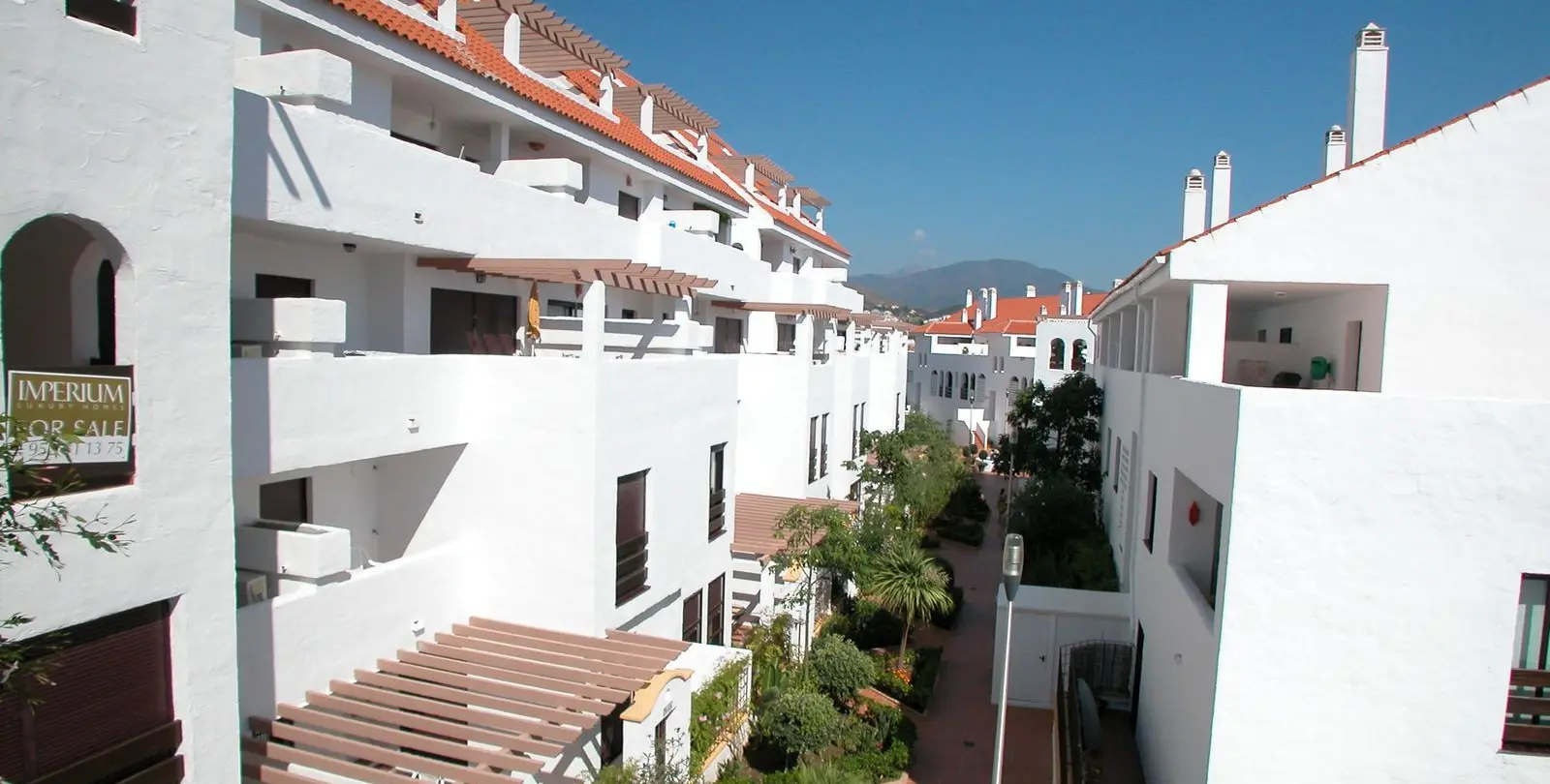 Продажа апартаментов на среднем этаже в Nueva Andalucía 2
