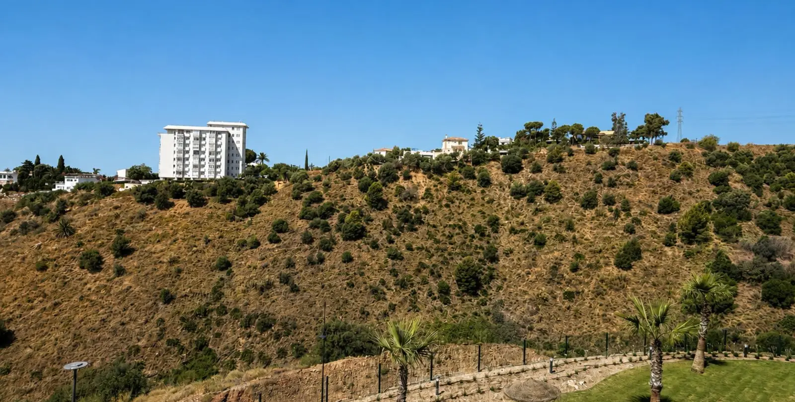 Sale of middle floor apartment in Fuengirola 5