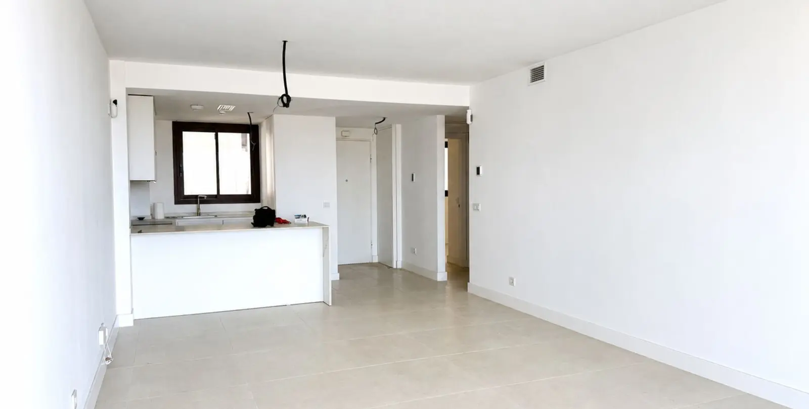 Sale of middle floor apartment in Fuengirola 11