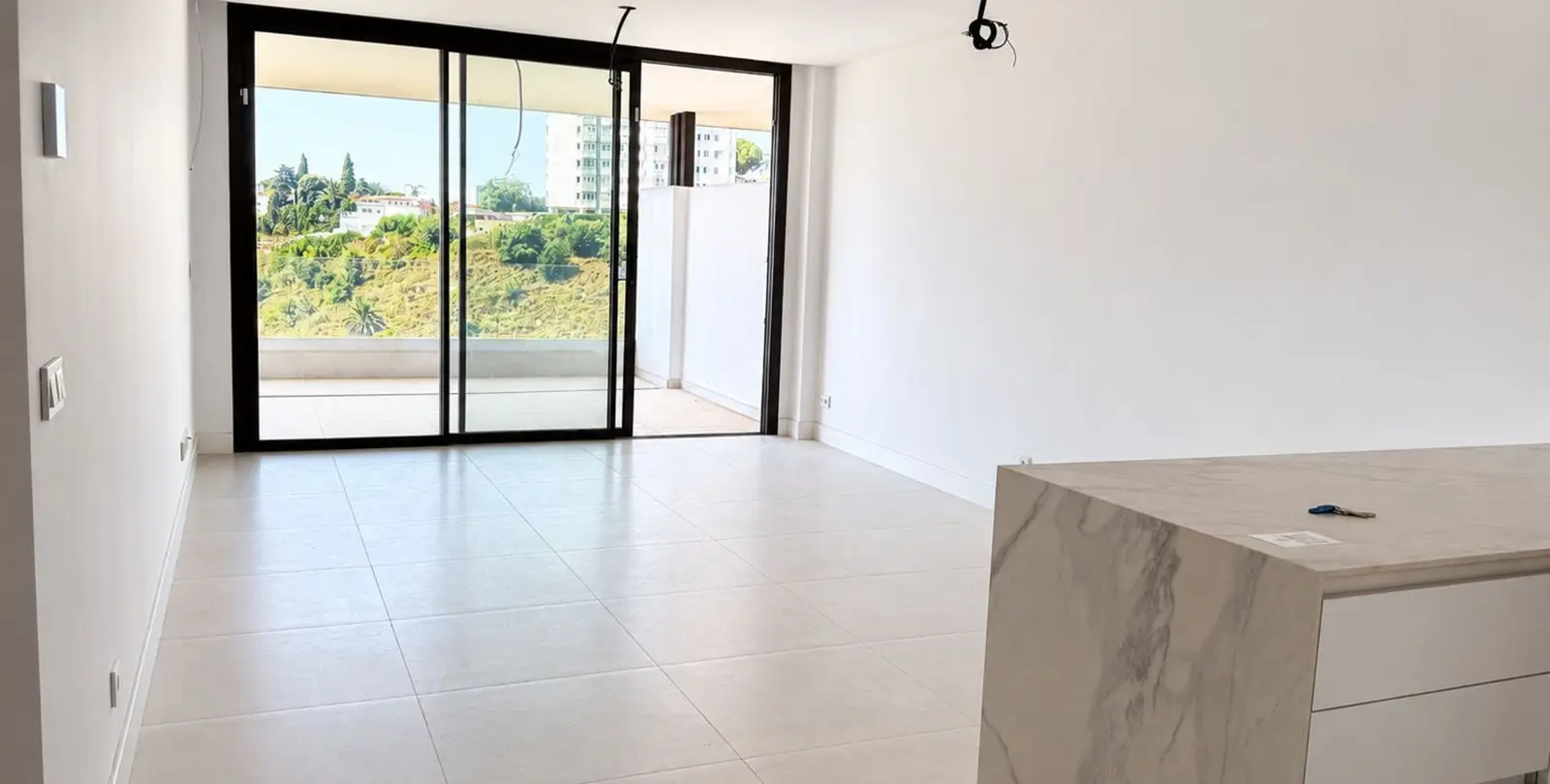 Sale of middle floor apartment in Fuengirola 13