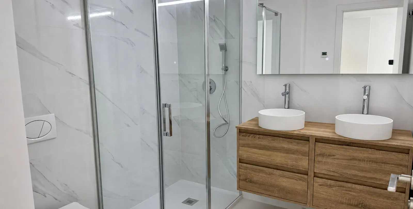 Sale of middle floor apartment in Fuengirola 14