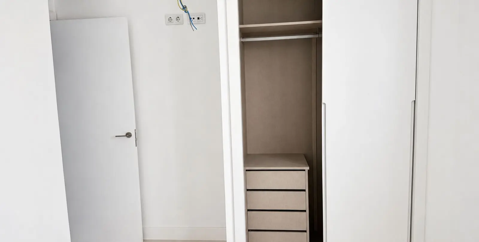Sale of middle floor apartment in Fuengirola 18