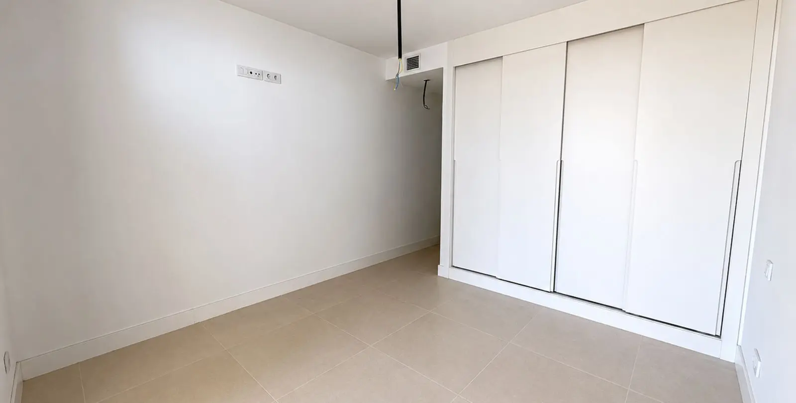 Sale of middle floor apartment in Fuengirola 21