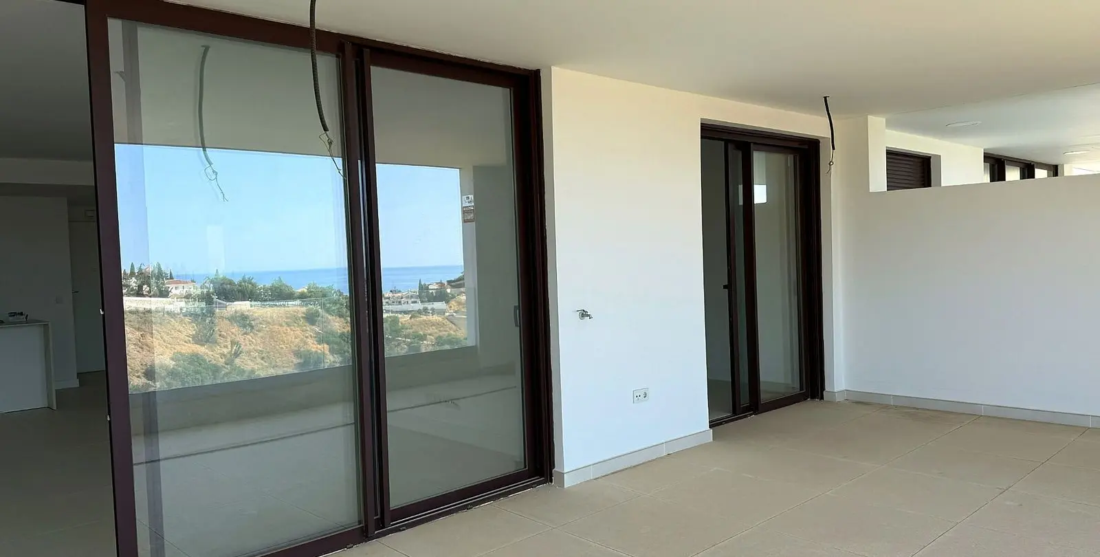 Sale of middle floor apartment in Fuengirola 26