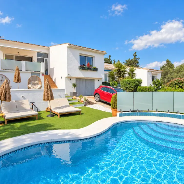Venta de villa independiente en El Chaparral