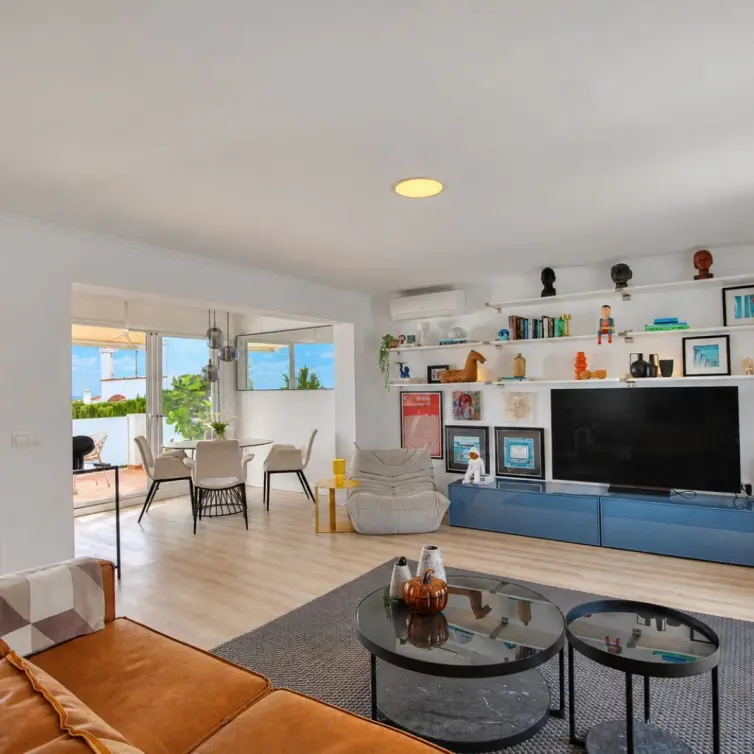 Venta de villa independiente en El Chaparral