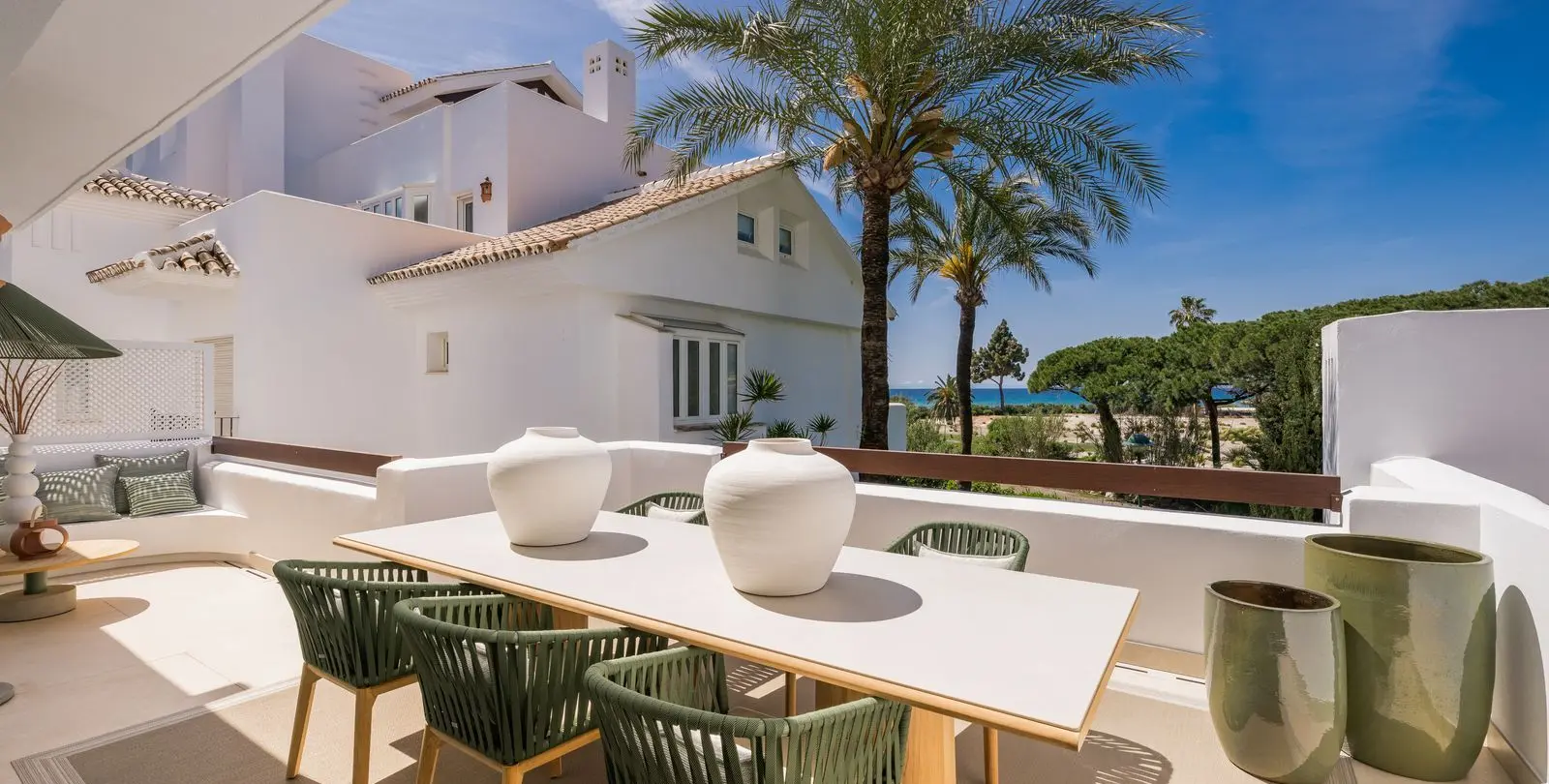 Venta de apartamento en planta media en Marbella 1