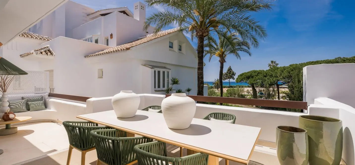 Venta de apartamento en planta media en Marbella 0