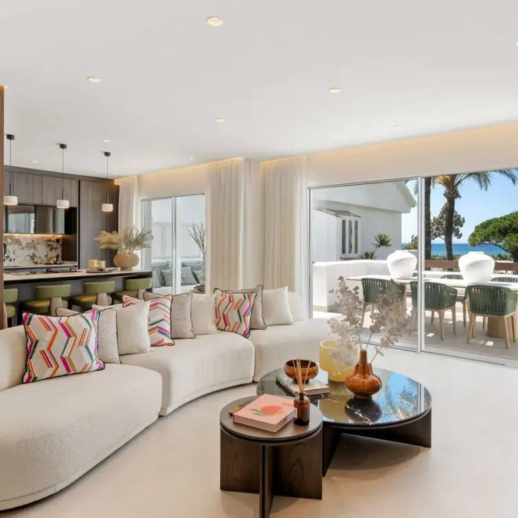 Venta de apartamento en planta media en Marbella