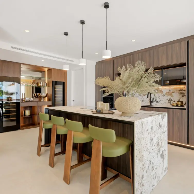Venta de apartamento en planta media en Marbella