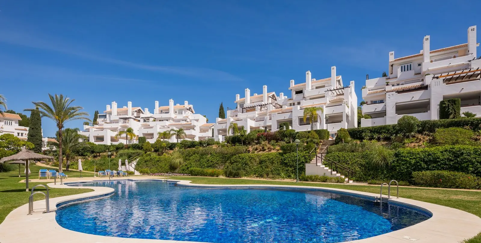 Venta de apartamento en planta media en Marbella 32
