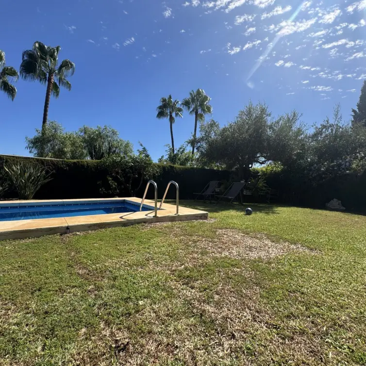 Venta de villa independiente en Puerto Banús