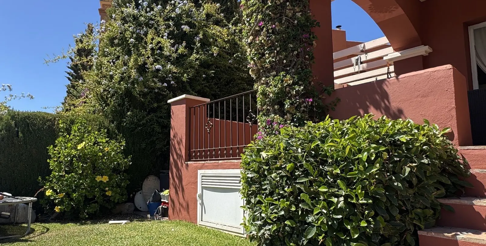 Продажа  отдельно стоящей виллы в Puerto Banús 16