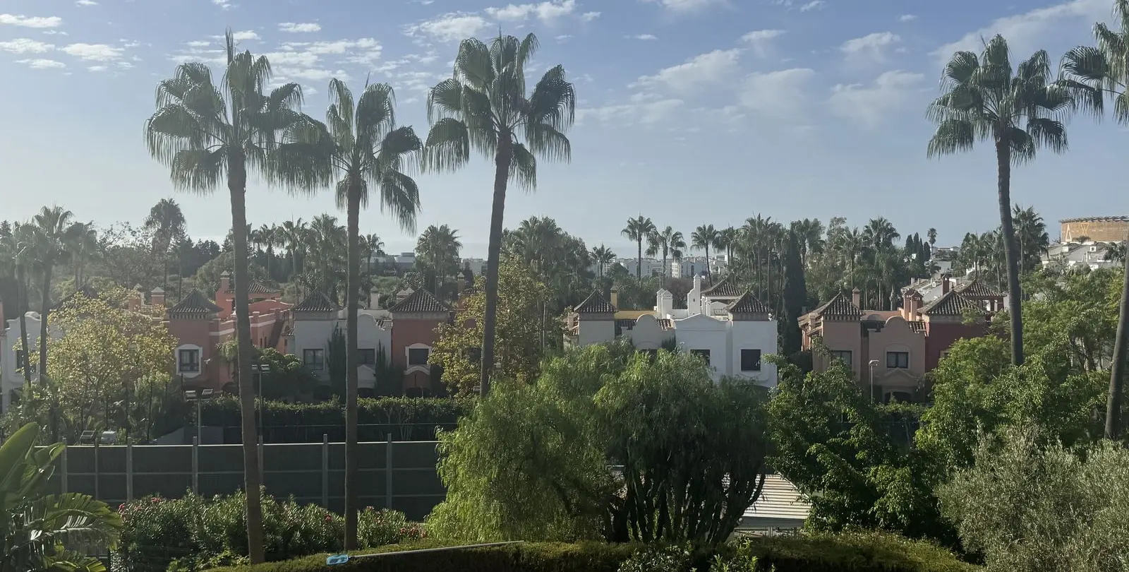 Продажа  отдельно стоящей виллы в Puerto Banús 22