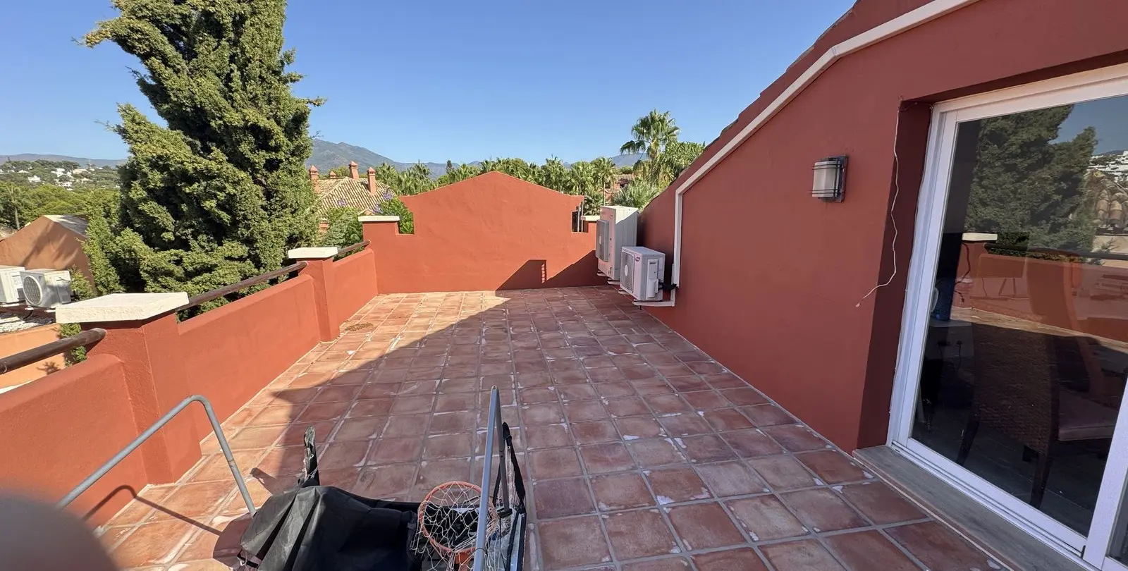 Продажа  отдельно стоящей виллы в Puerto Banús 42