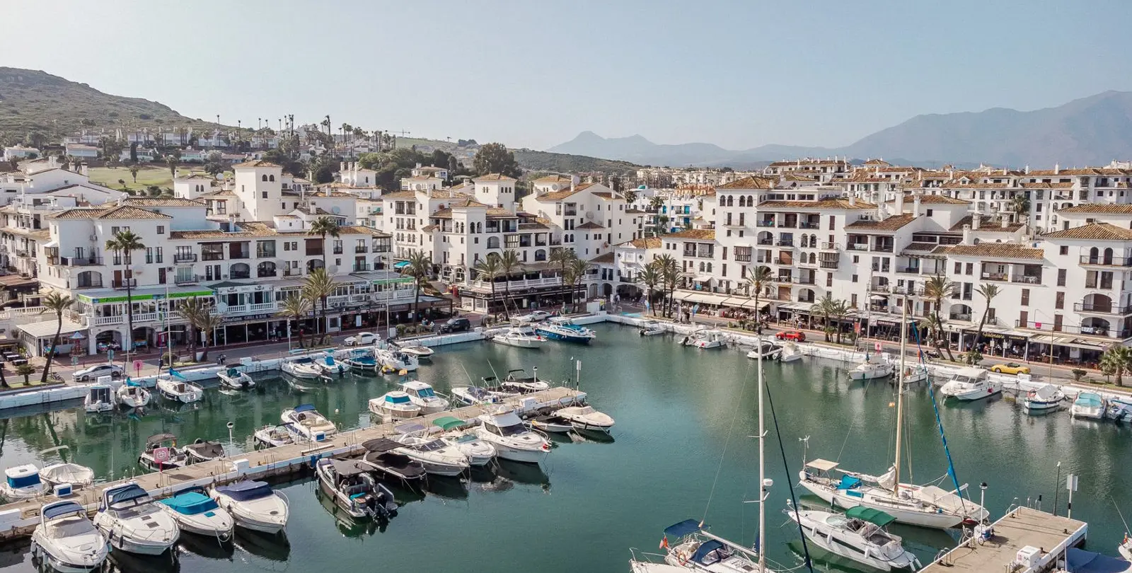 Sale of middle floor apartment in La Duquesa 21