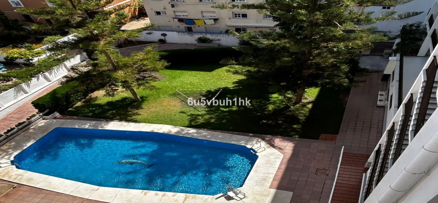 Продажа апартаментов на среднем этаже в Fuengirola 0