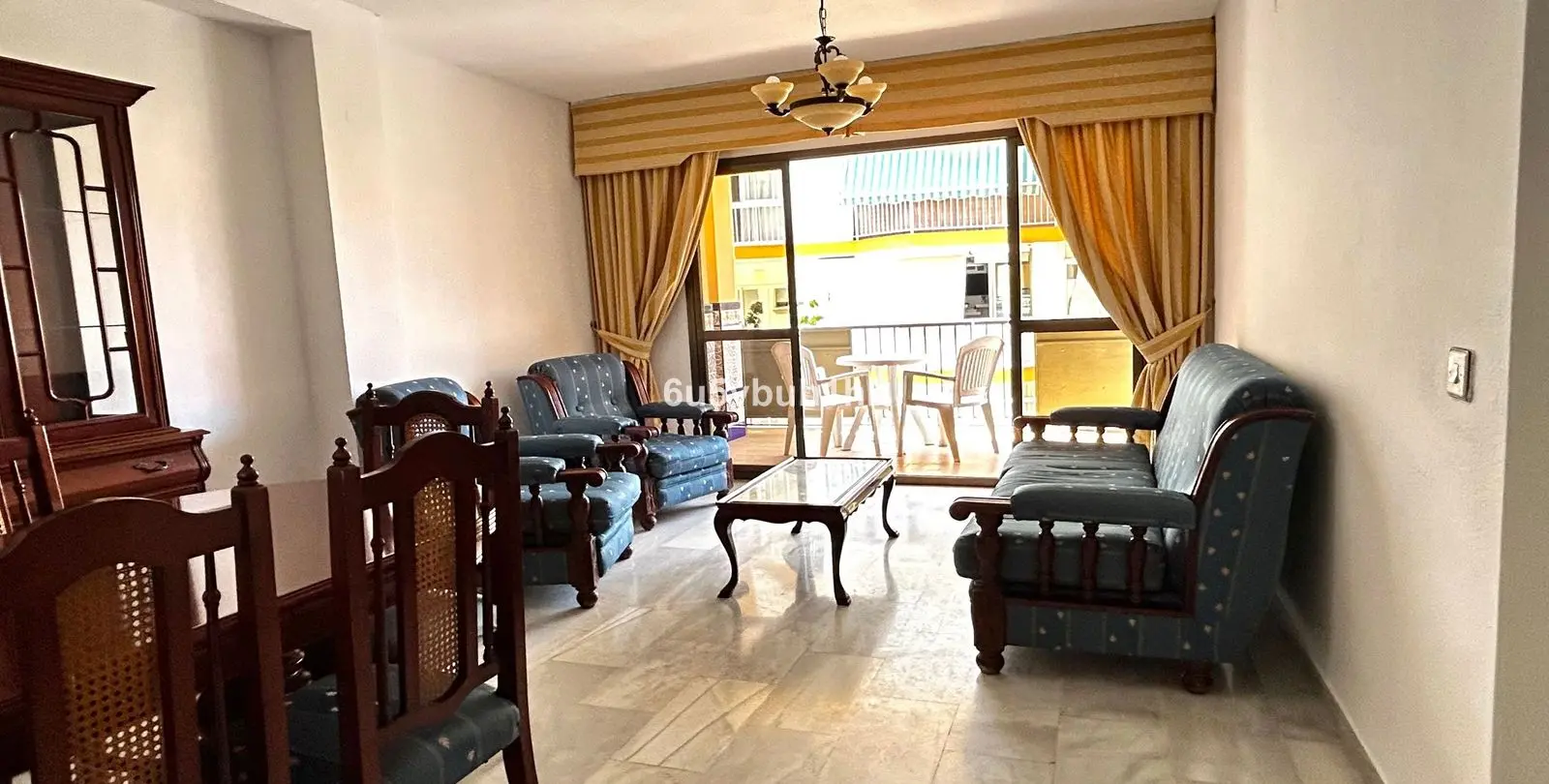 Продажа апартаментов на среднем этаже в Fuengirola 2