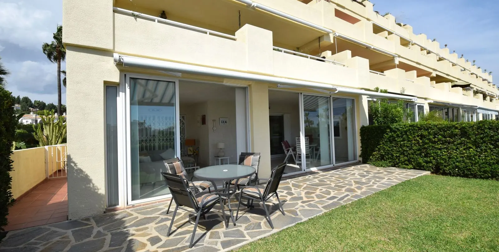 Venta de apartamento en planta baja en Mijas Costa 2
