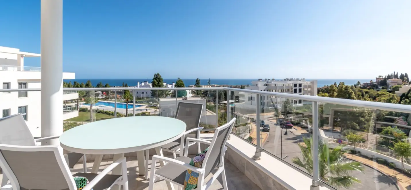 Sale of middle floor apartment in Mijas Costa 0