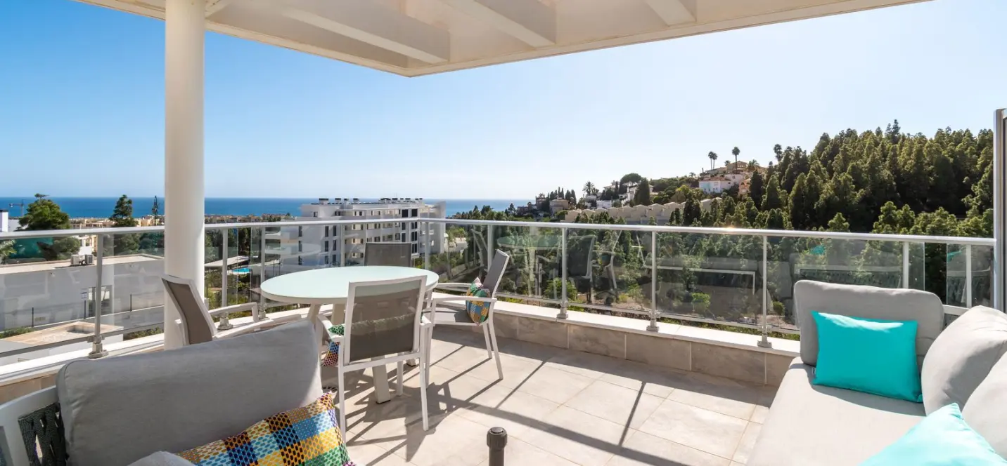 Sale of middle floor apartment in Mijas Costa 1