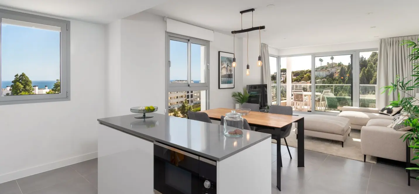 Sale of middle floor apartment in Mijas Costa 4