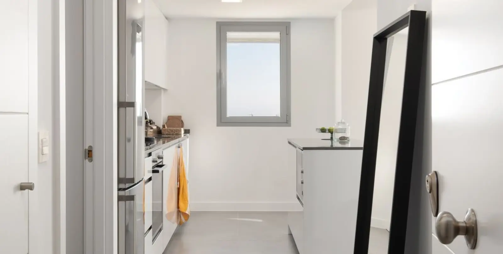 Sale of middle floor apartment in Mijas Costa 14