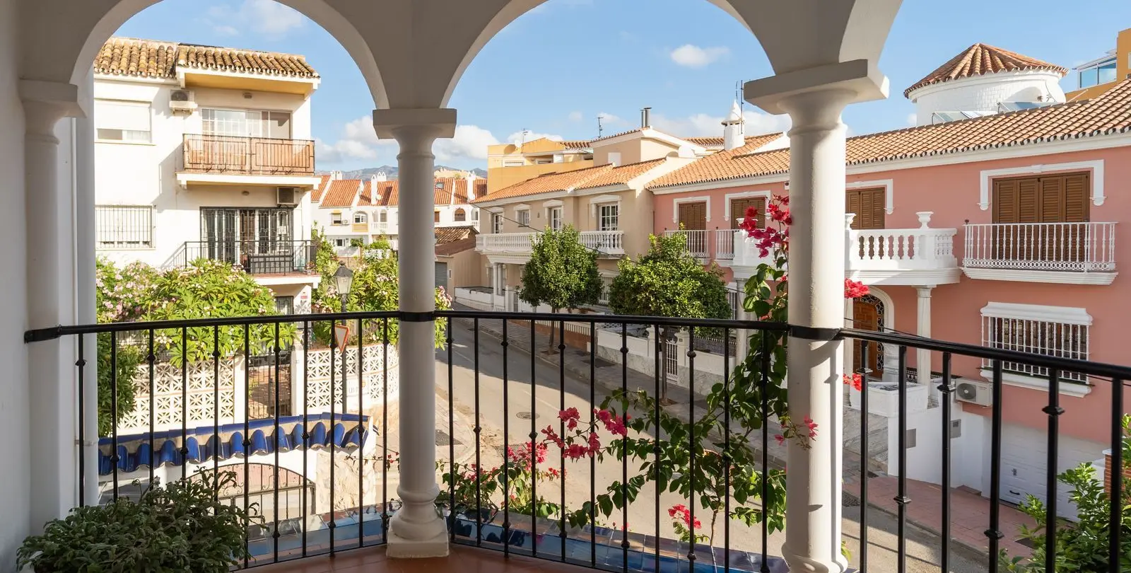 Sale of detached villa in Fuengirola 1
