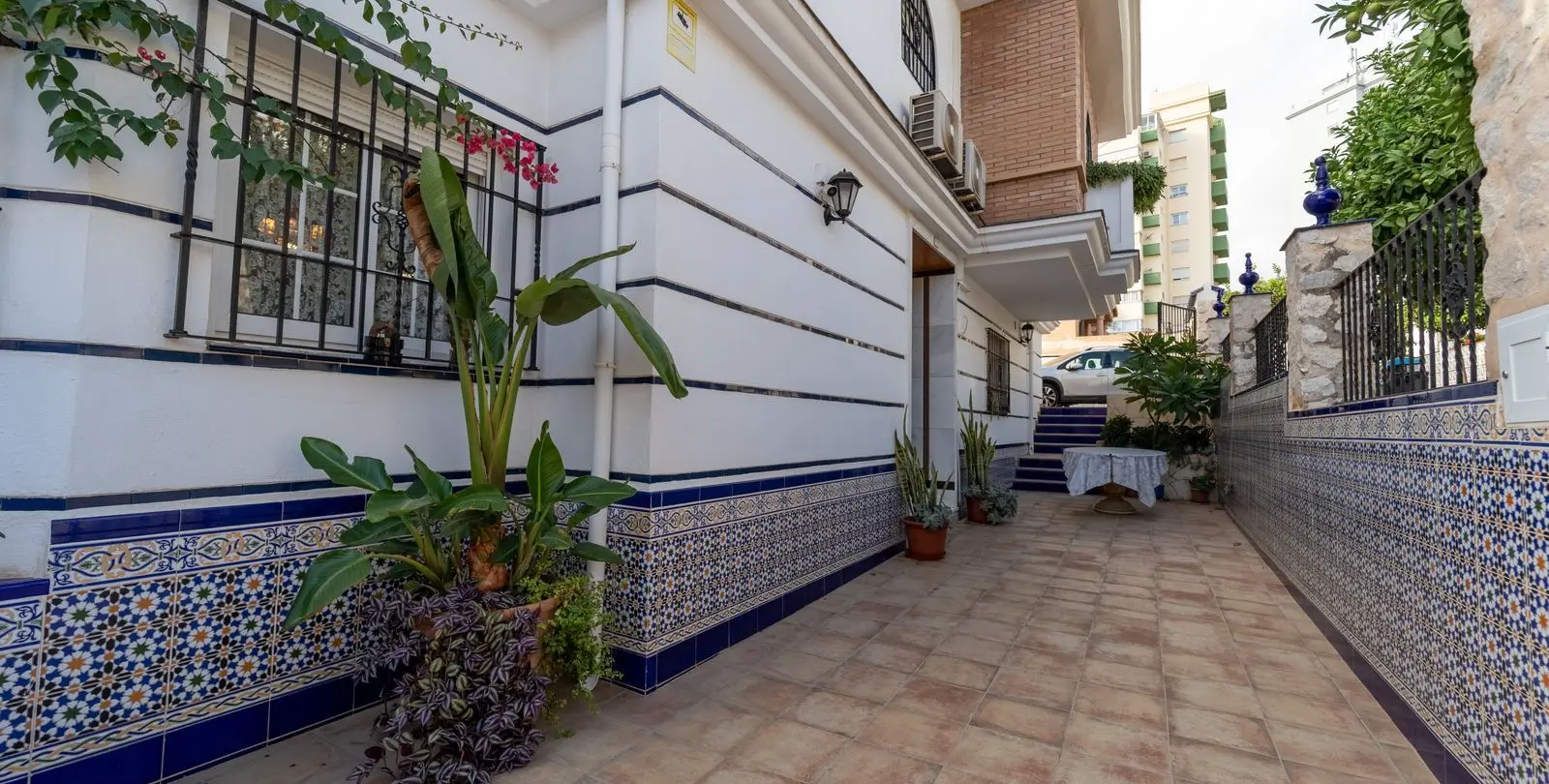Sale of detached villa in Fuengirola 2