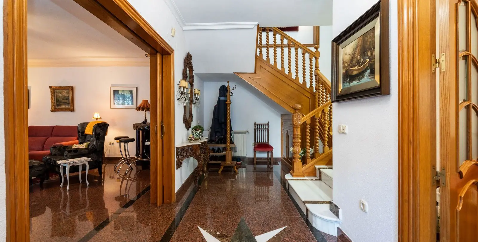 Sale of detached villa in Fuengirola 10