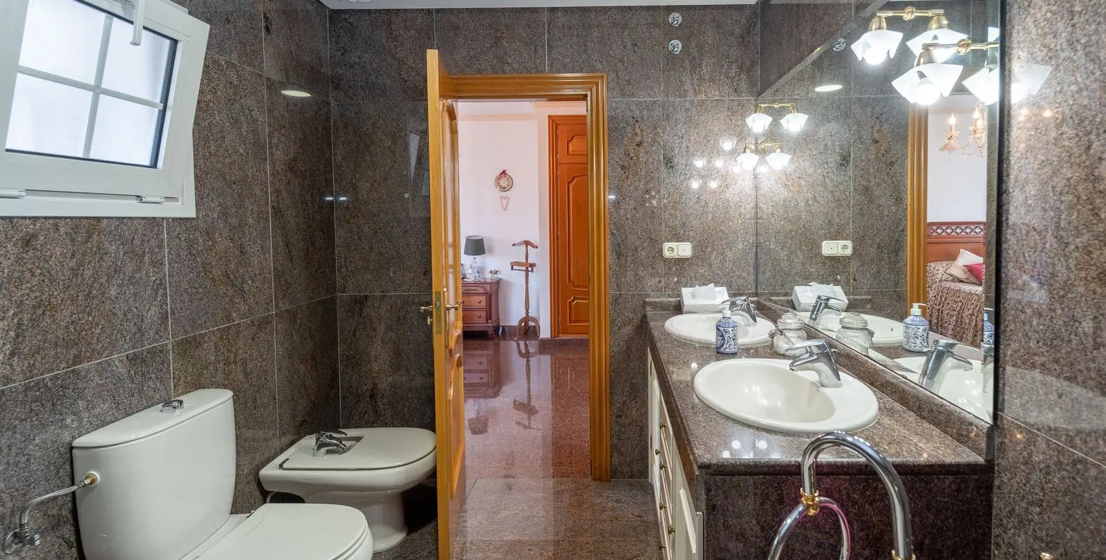 Sale of detached villa in Fuengirola 24