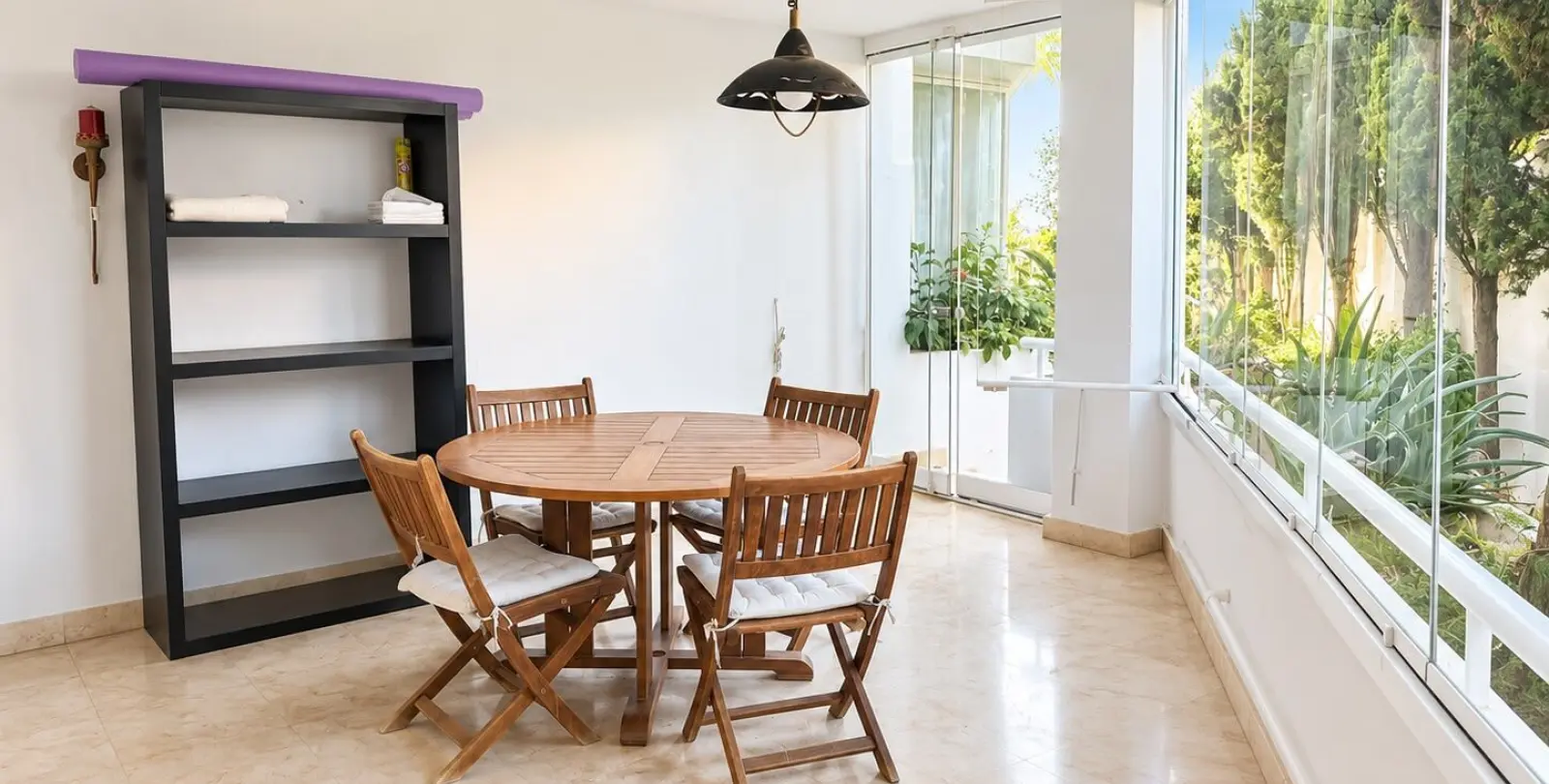 Venta de apartamento en planta media en Marbella 2