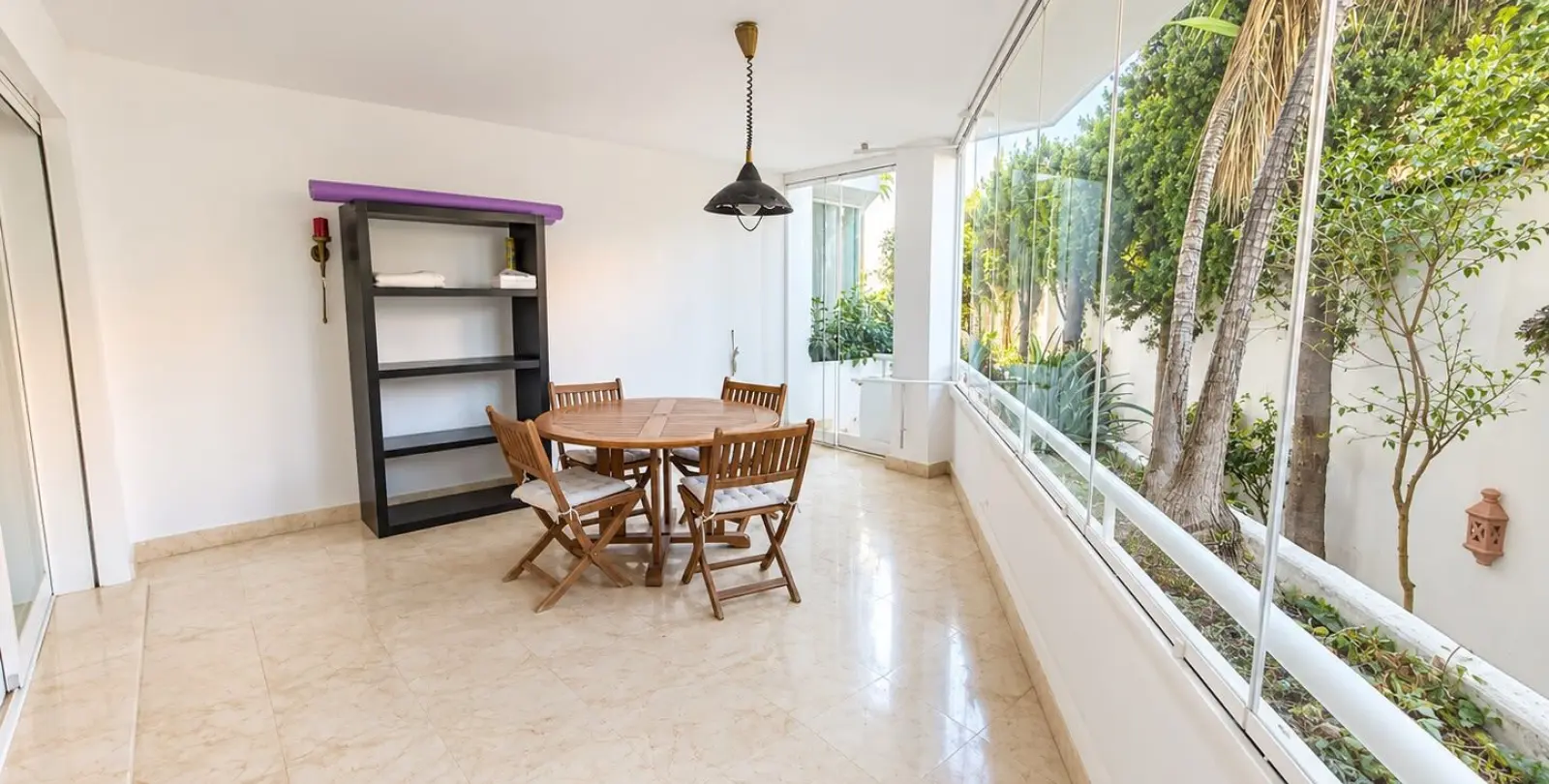Venta de apartamento en planta media en Marbella 4
