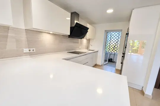 Image 4 thumb