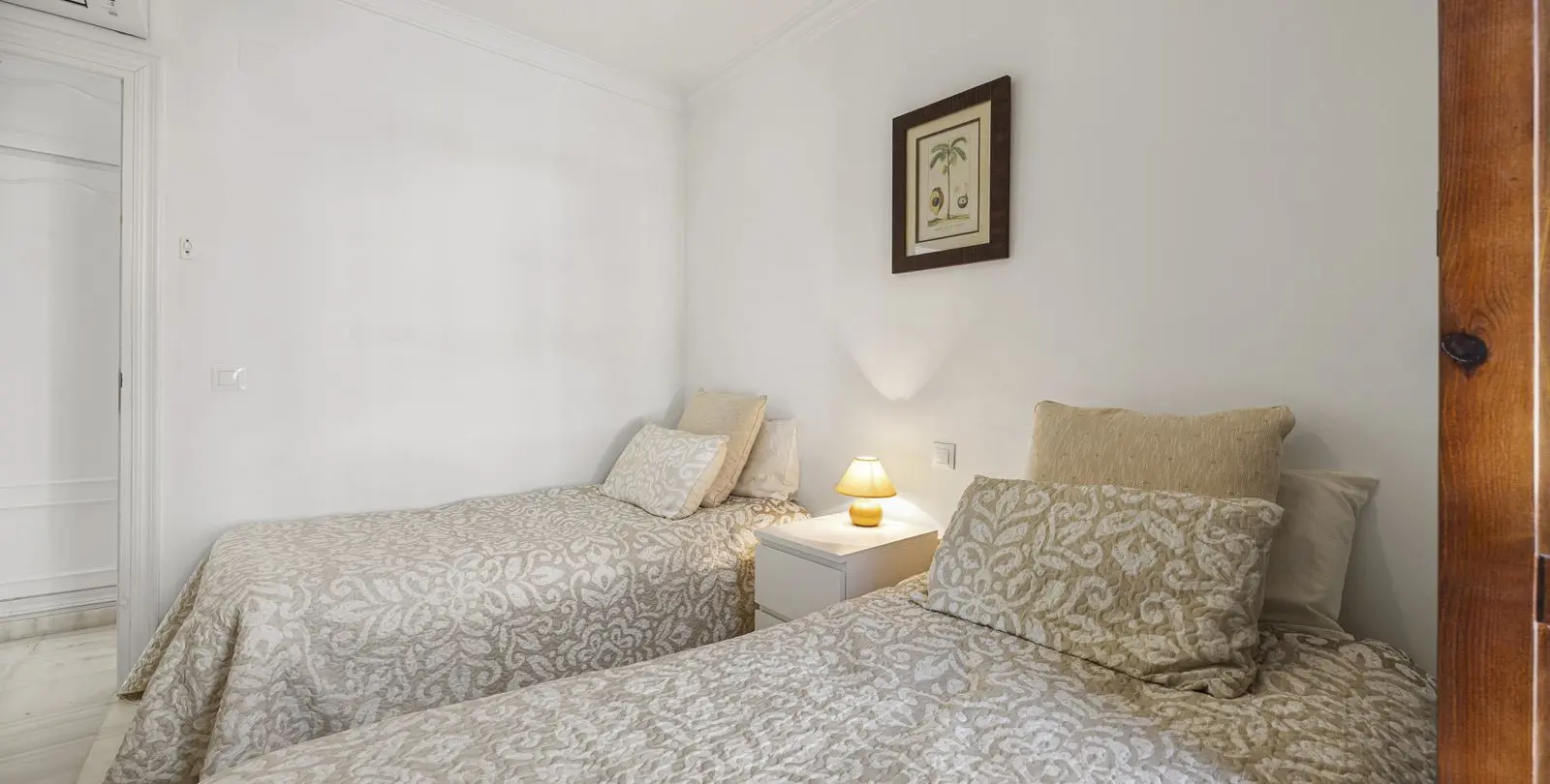 Продажа таунхауса в Guadalmina Alta 23