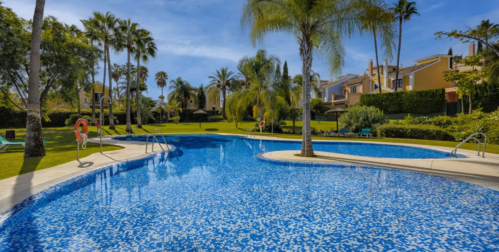 Продажа таунхауса в Guadalmina Alta 24