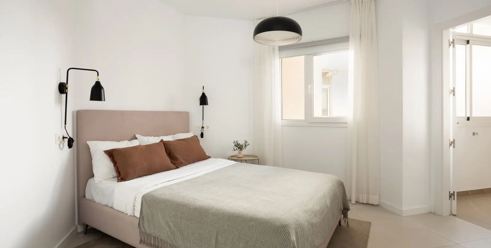 Venta de ático dúplex en San Pedro de Alcántara 16