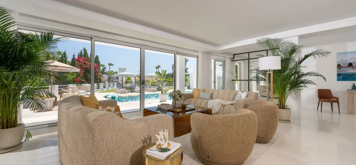 Venta de villa independiente en Nueva Andalucía 3