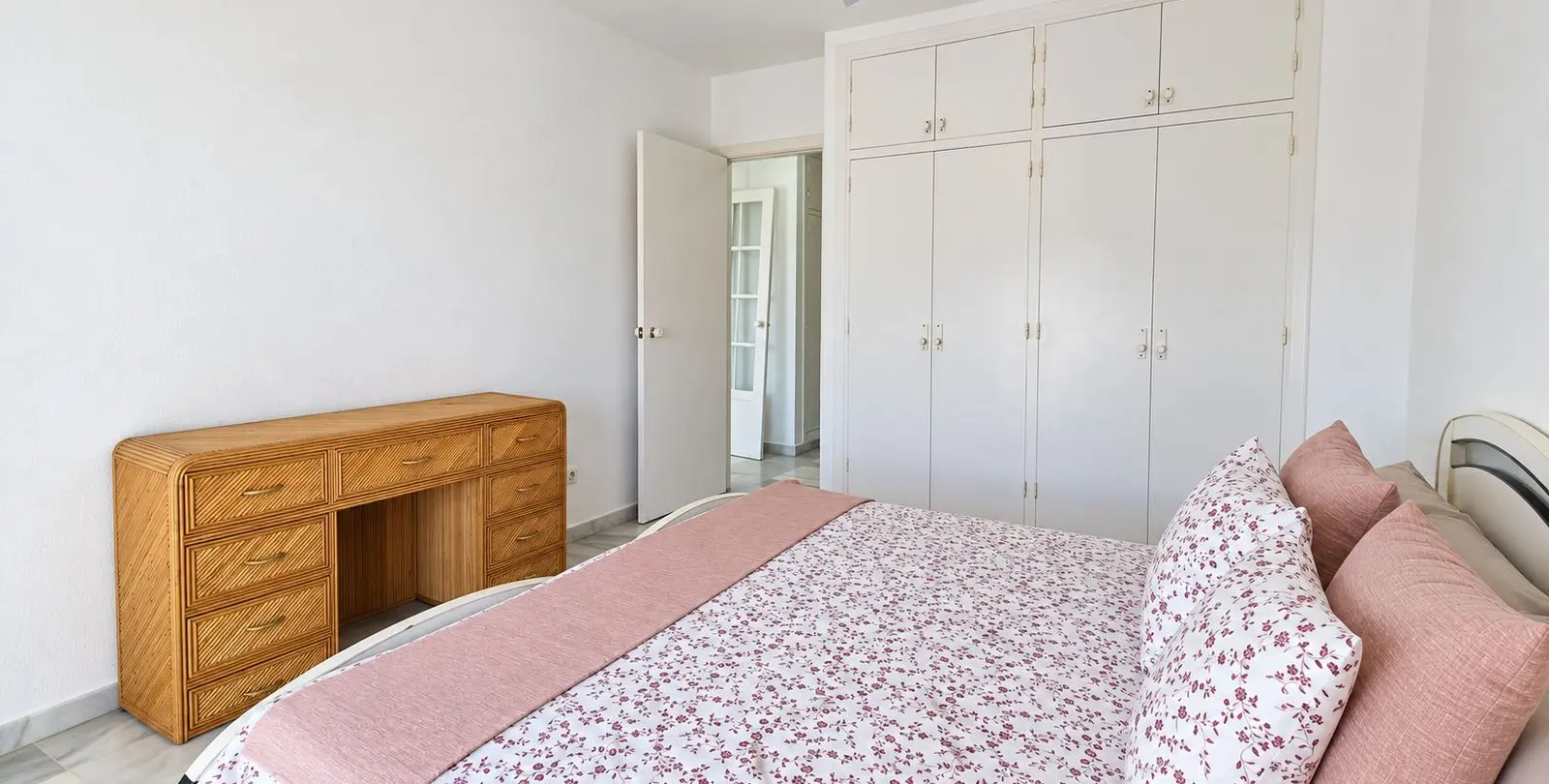 Продажа пентхауса в Estepona 11